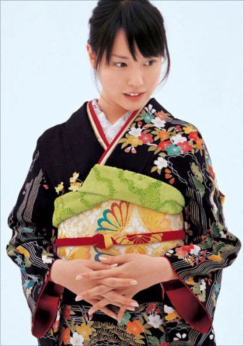 Kimono tạo cho phụ nữ Nhật vẻ đẹp dịu dàng, e lệ, kín đáo rất riêng (Ảnh: Nhatban.net)